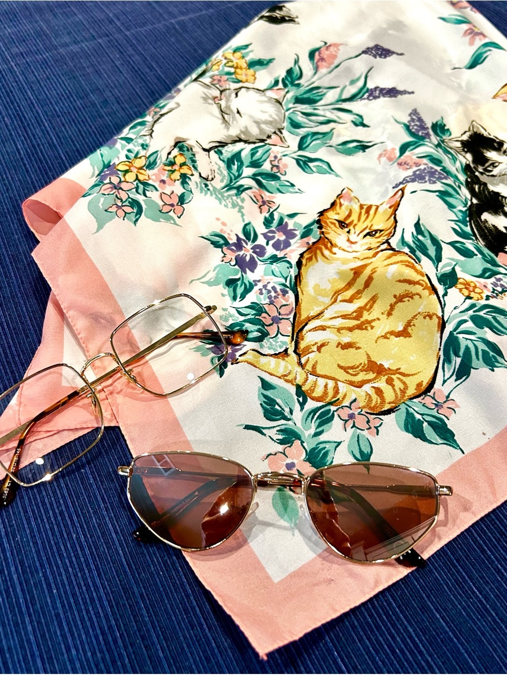 🐱 Cat Print Satin Bandana Scarf 30” Square with Sunglasses & Blue Light Glasses